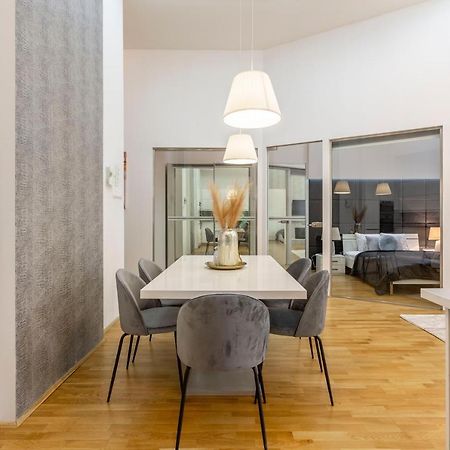 Luxurious & Spacious Downtown Residence In Liszt Ferenc Square บูดาเปสต์ ภายนอก รูปภาพ