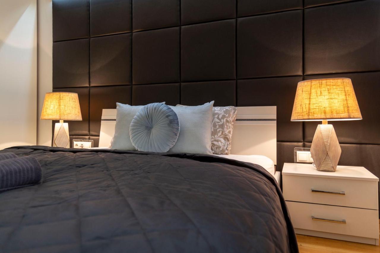 Luxurious & Spacious Downtown Residence In Liszt Ferenc Square บูดาเปสต์ ภายนอก รูปภาพ