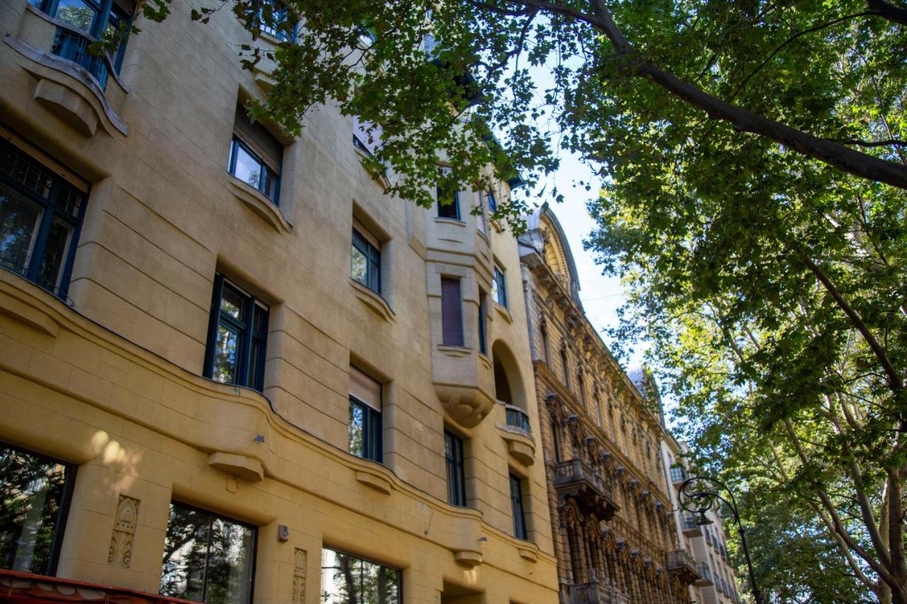 Luxurious & Spacious Downtown Residence In Liszt Ferenc Square บูดาเปสต์ ภายนอก รูปภาพ