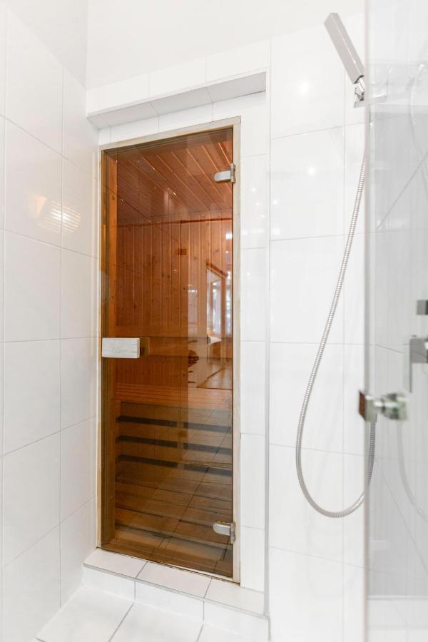 Luxurious & Spacious Downtown Residence In Liszt Ferenc Square บูดาเปสต์ ภายนอก รูปภาพ