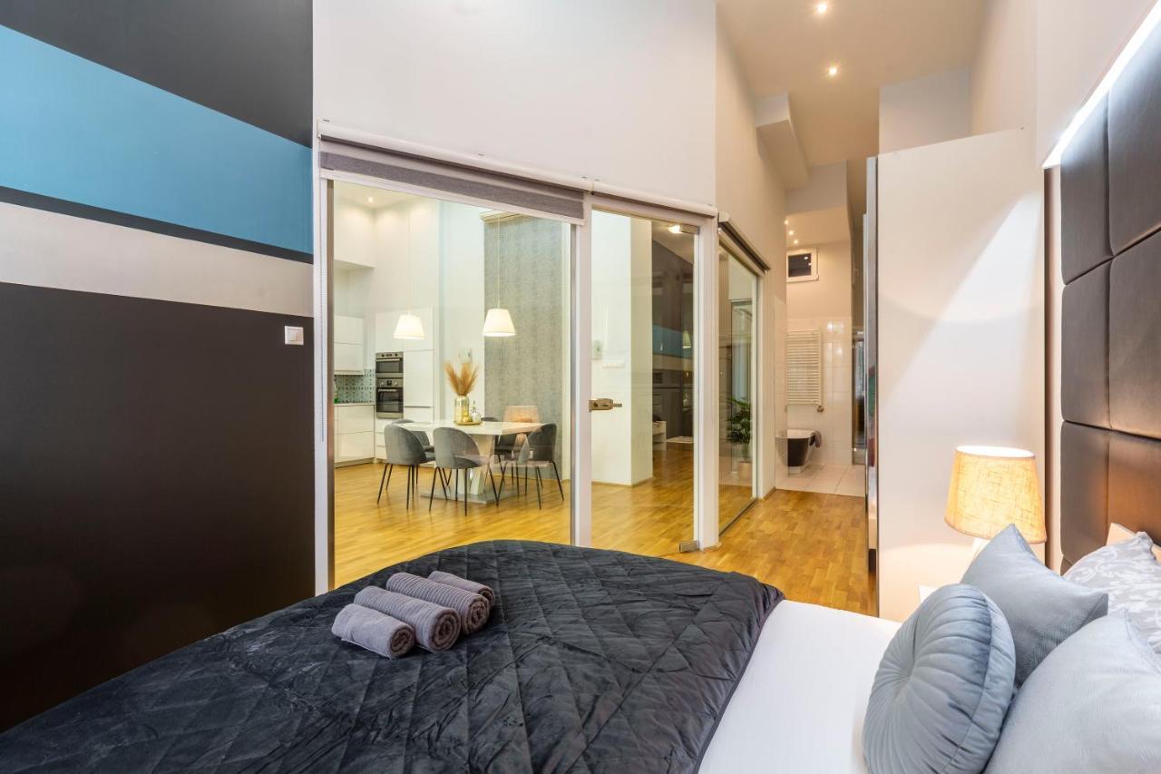 Luxurious & Spacious Downtown Residence In Liszt Ferenc Square บูดาเปสต์ ภายนอก รูปภาพ