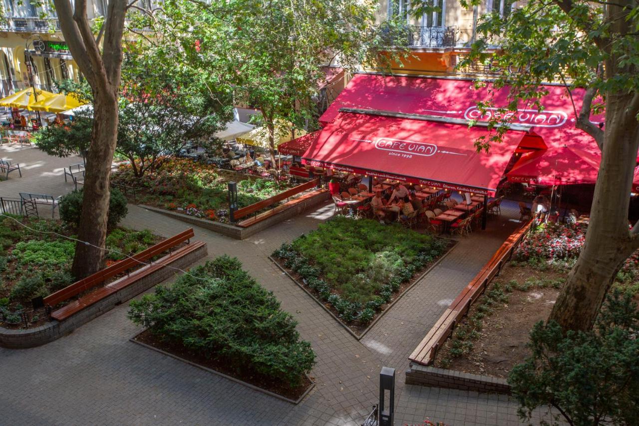 Luxurious & Spacious Downtown Residence In Liszt Ferenc Square บูดาเปสต์ ภายนอก รูปภาพ